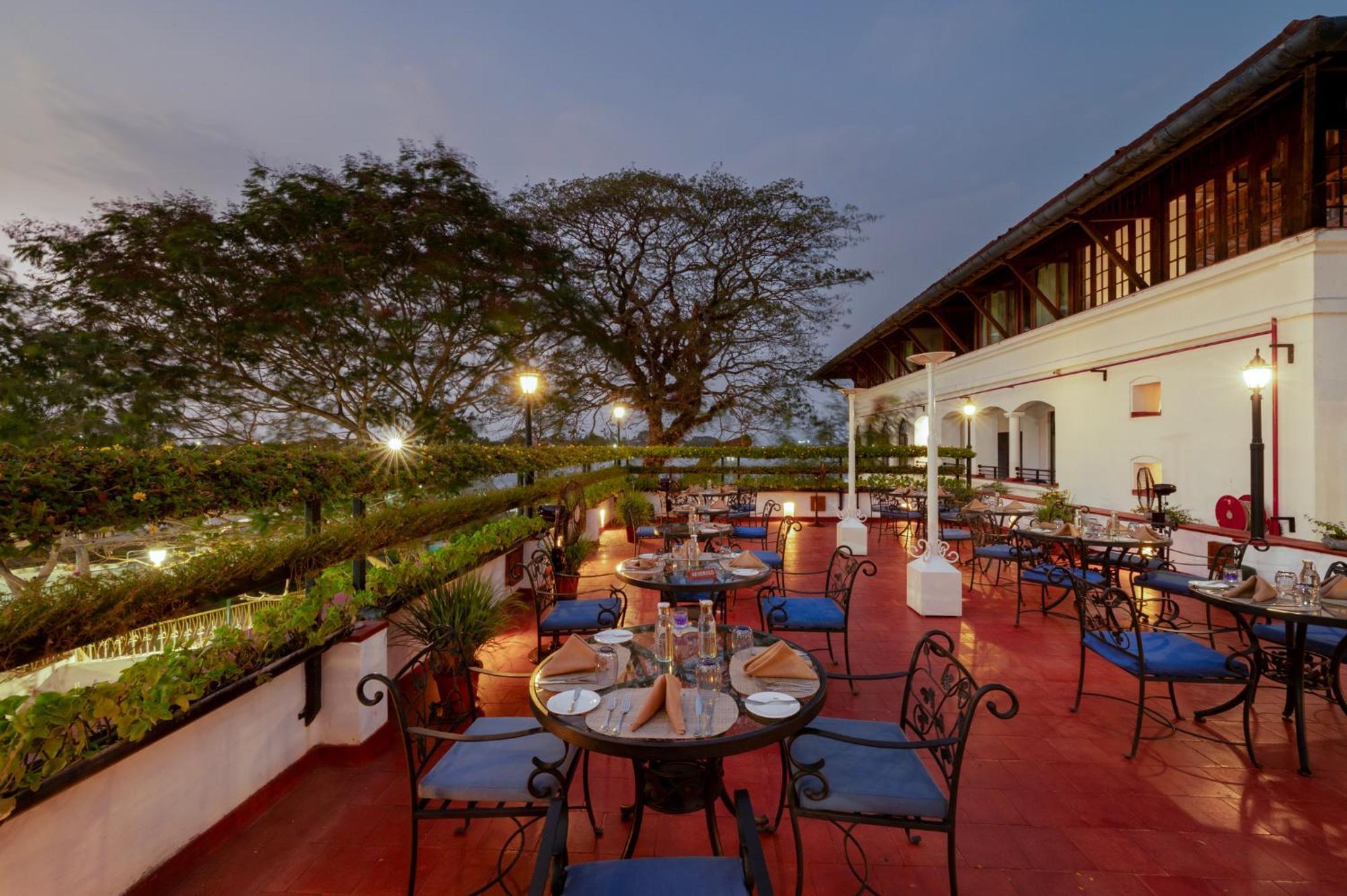 Brunton Boatyard - A Cgh Earth Experience Hotel Kochi Bagian luar foto