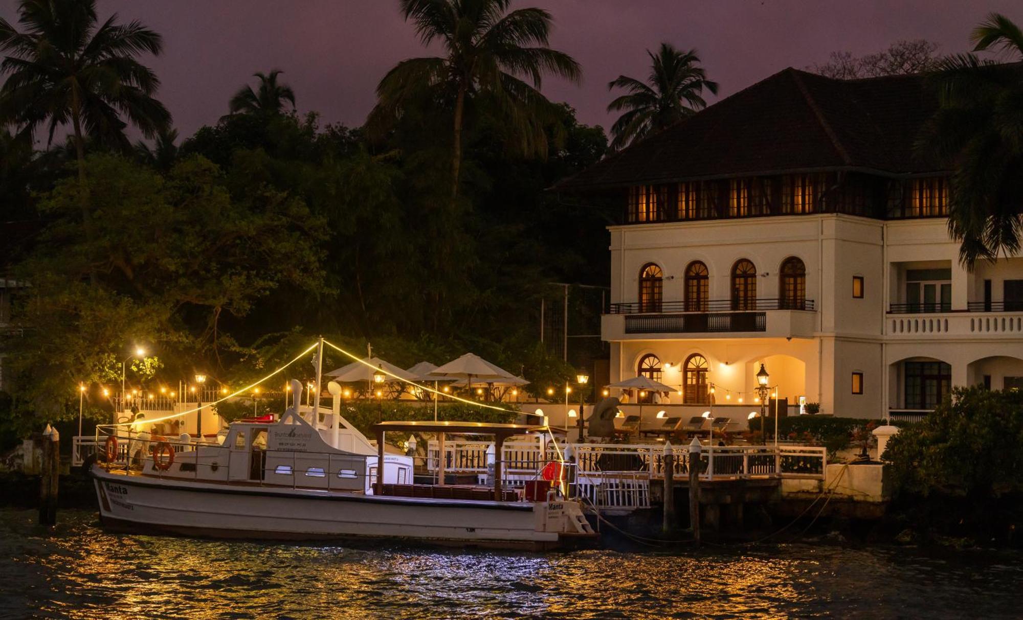 Brunton Boatyard - A Cgh Earth Experience Hotel Kochi Bagian luar foto