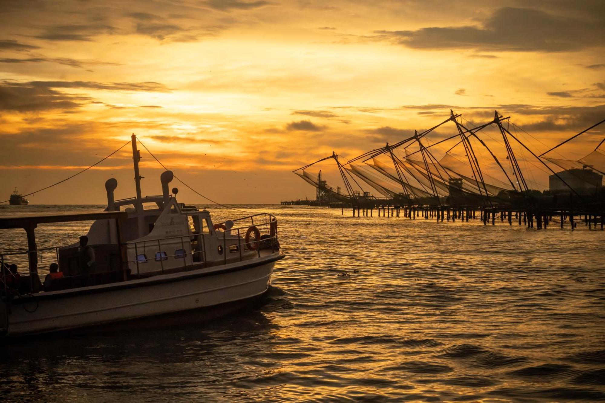 Brunton Boatyard - A Cgh Earth Experience Hotel Kochi Bagian luar foto