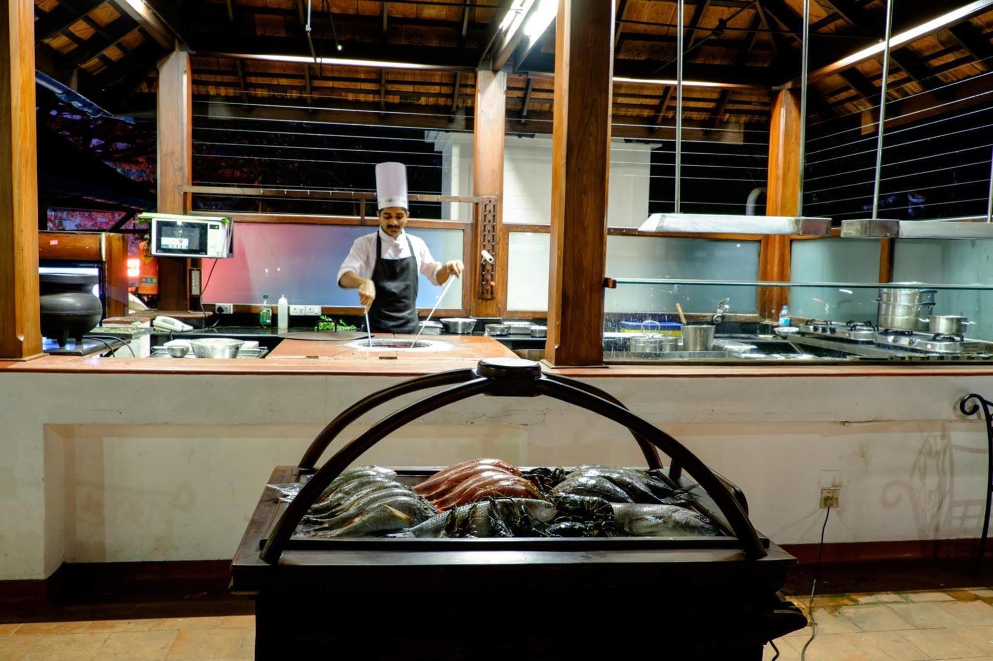 Brunton Boatyard - A Cgh Earth Experience Hotel Kochi Bagian luar foto